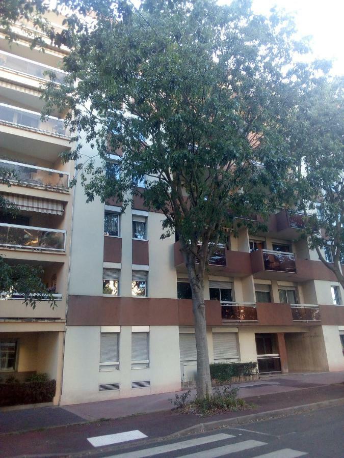 Les Cocons De Stephanie Vue Sur Lac D'Allier Vichy Exterior foto